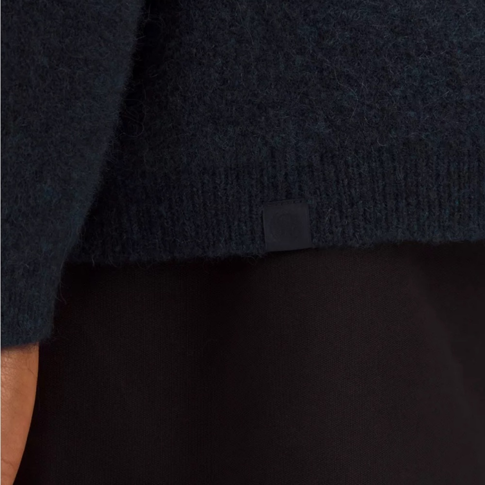 Lululemon Alpaca Wool-Blend
Crewneck Sweater men’s XL NEW NEVER USED OR WORN - Picture 8 of 10